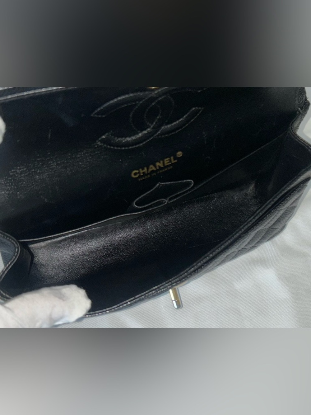 CHANEL Medium Classic Double Flap Caviar Quilted Handbag Black / 24K Gold - Picture 12 of 15